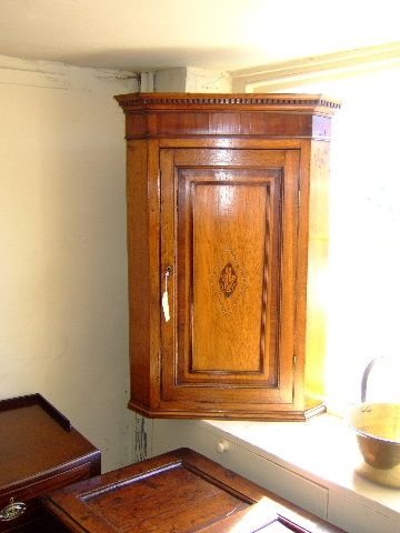Geo III Ok Hanging Corner Cupboard